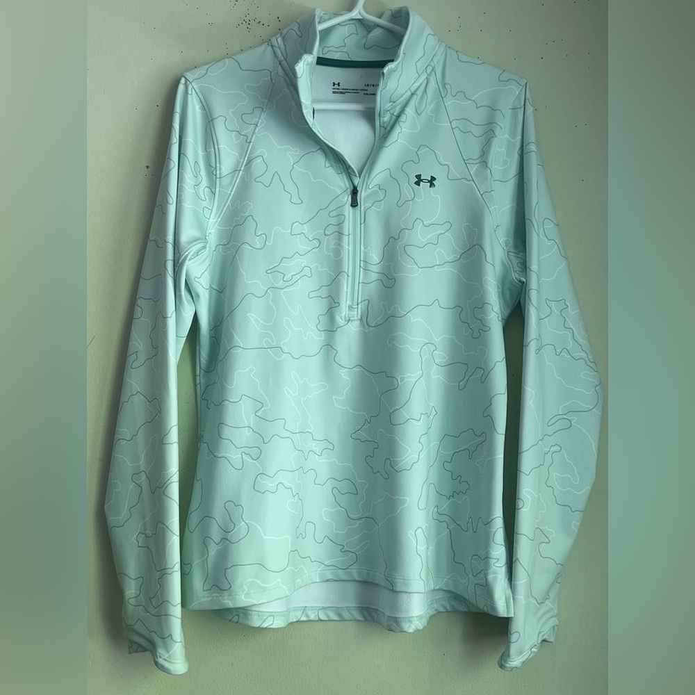 Under Armour large Top